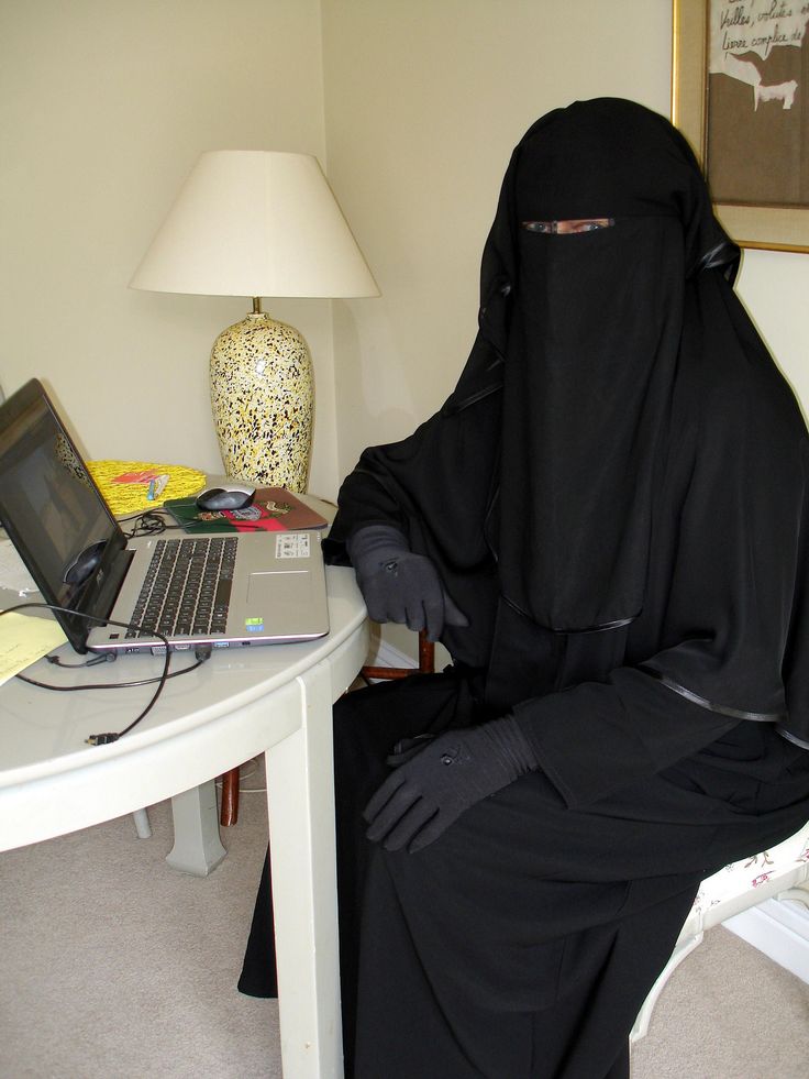 Best Qualified Female Teacher Aisha Taking online quran classes